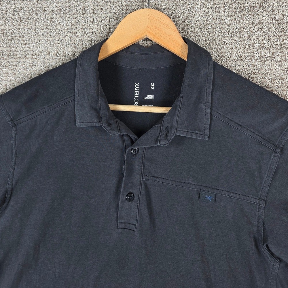 Arc'teryx Mens‎ Captive Polo Medium Black Shirt Short Sleeve Pocket Casual